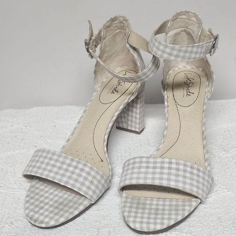 Life‎ Stride Beige Tan White Checked Plaid Pattern Block Chunky Heels Size 11